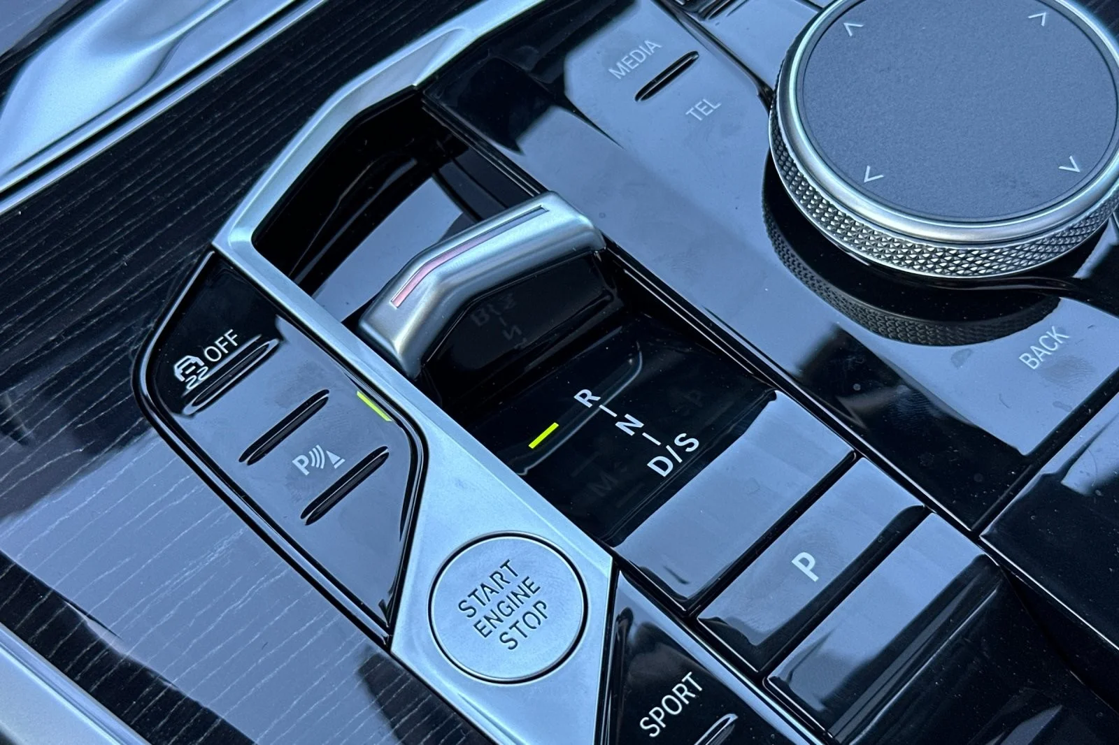 New 2026 Skyscraper Grey Metallic BMW sDrive40i image 21