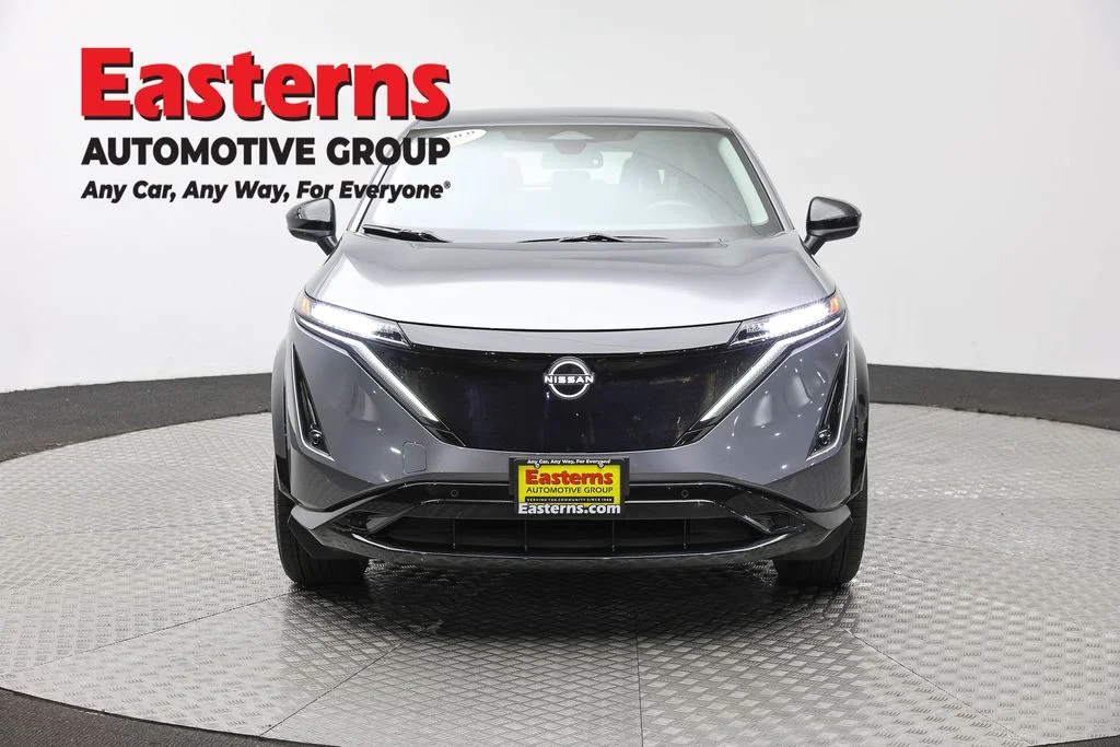 Used 2023 Gray Nissan ENGAGE image 2