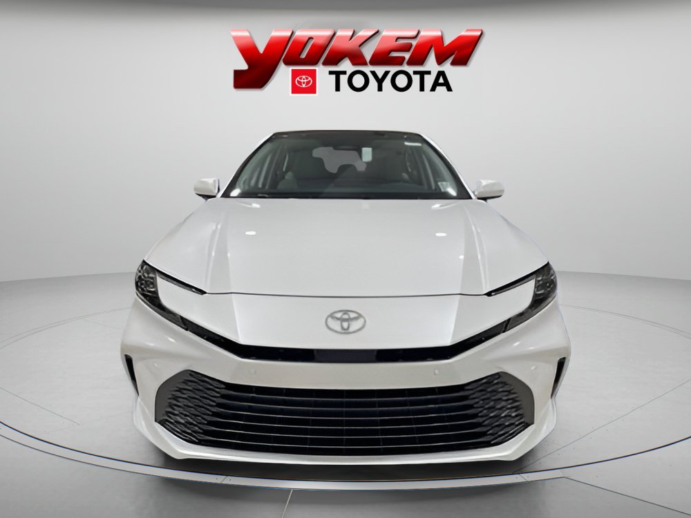 Used 2025 White Toyota XLE image 7