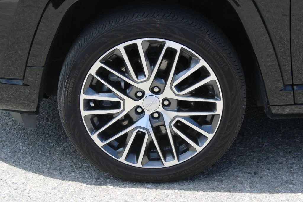 Used 2023 Black Jeep Limited image 8