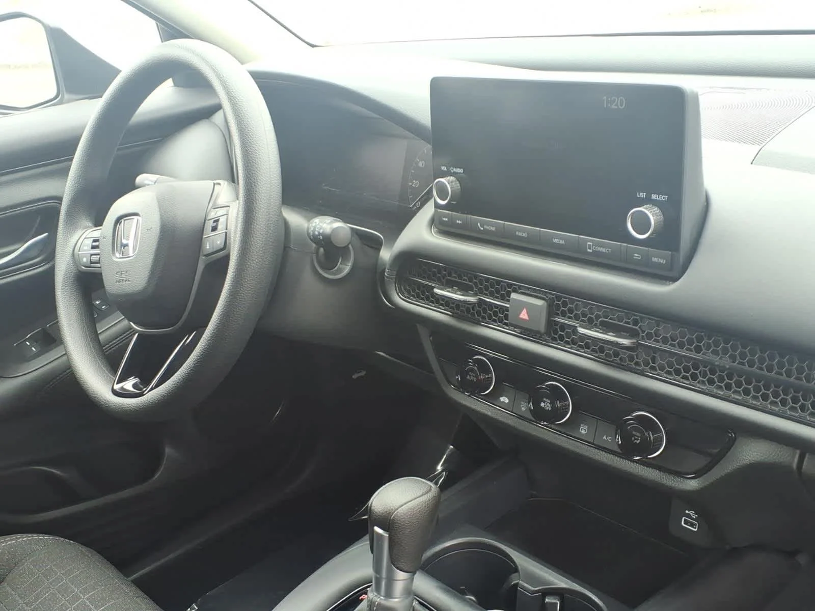 2025 Honda HR-V LX - Photo 23