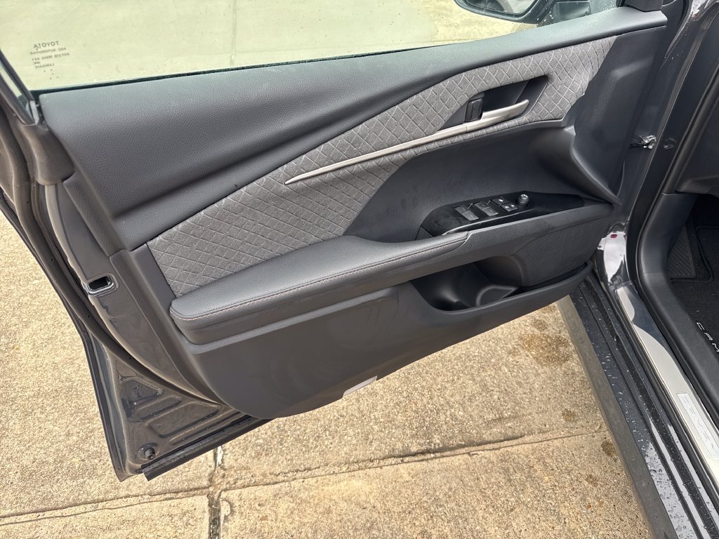 Used 2026  Toyota XLE image 12