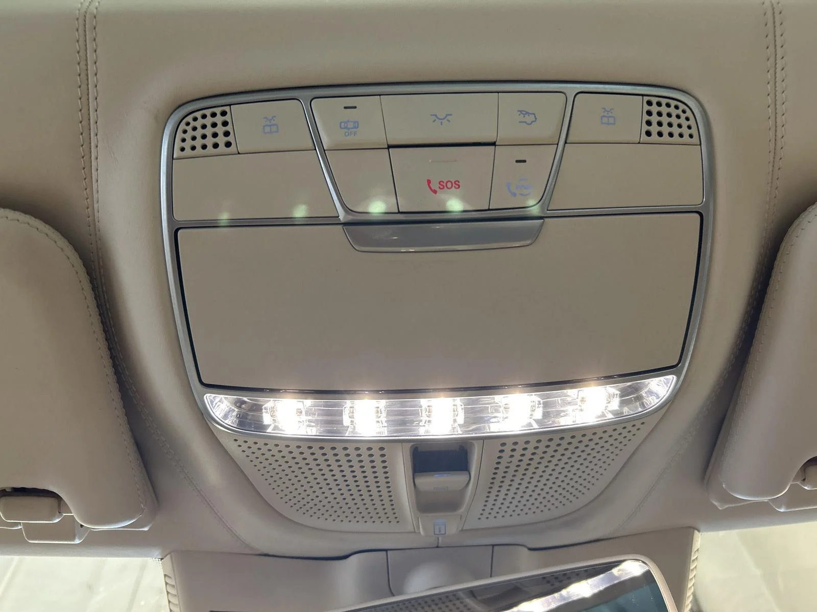 Used 2019 Anthracite Blue Metallic Mercedes-Benz Maybach S 560 image 20