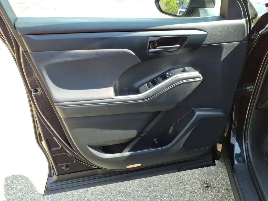 Certified Used 2022 Midnight Black Metallic Toyota L image 17