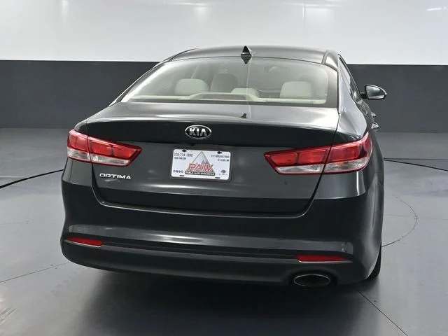 Used 2016 Green Kia LX image 5
