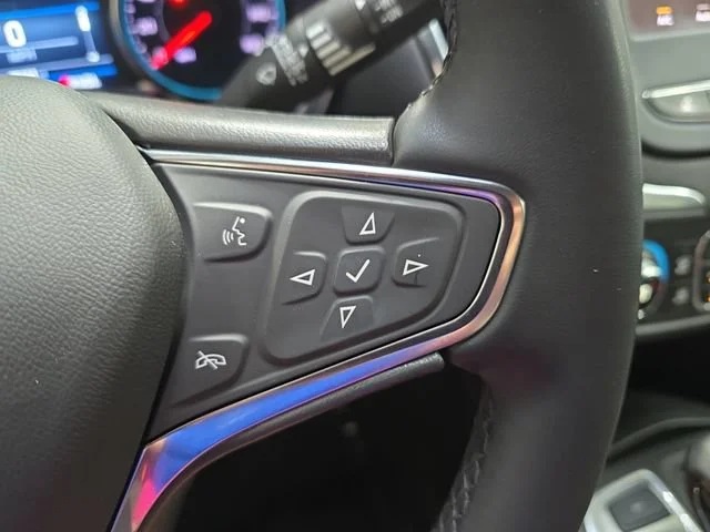 Used 2024 Summit White Chevrolet LT image 20