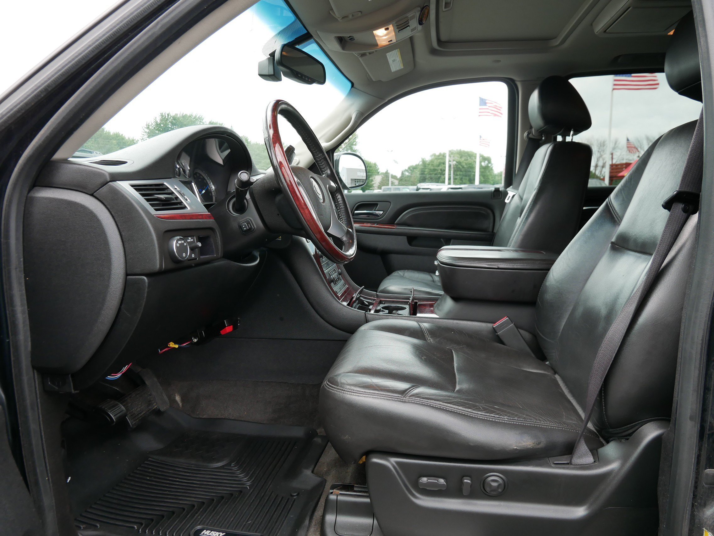 Used 2010 Black Ice Cadillac Premium image 10