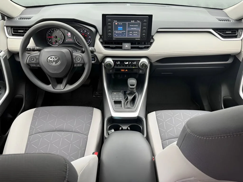 Used 2020  Toyota XLE image 15