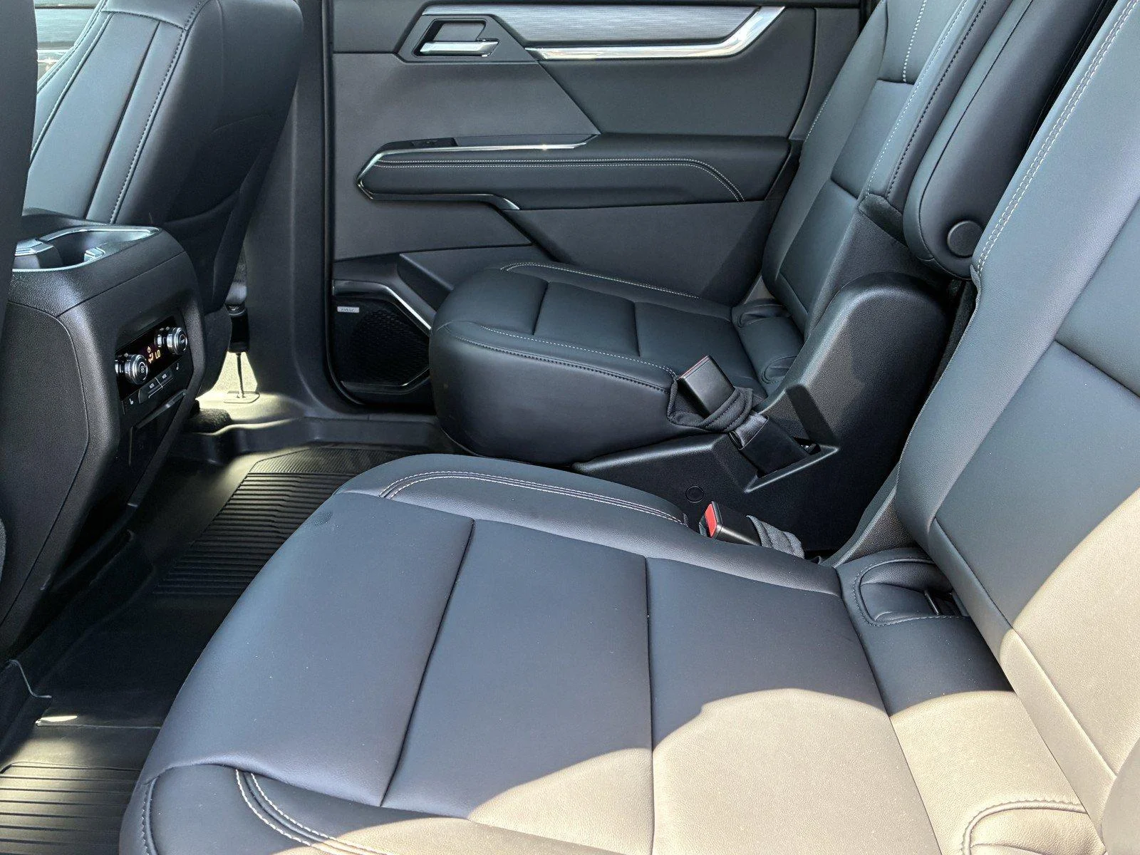 New 2026 Sterling Metallic GMC Elevation image 16