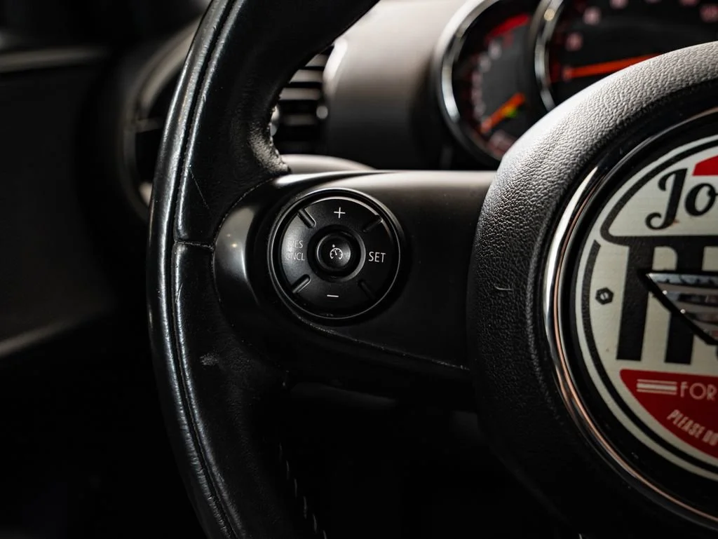 Used 2017 Gray Metallic MINI Clubman image 28