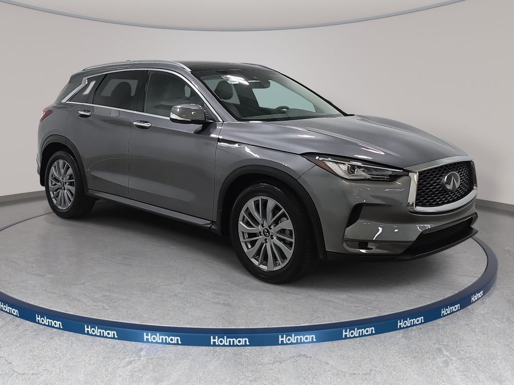 Certified Used 2025 Graphite Shadow INFINITI LUXE image 3