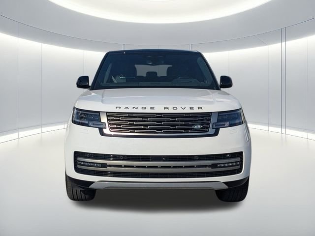 New 2026 Fuji White Land Rover SE image 3