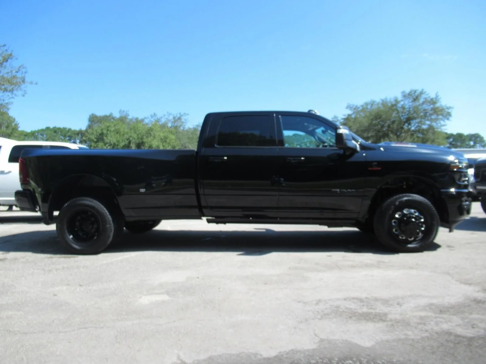 New 2027 Diamond Black Crystal Pearlcoat RAM Laramie image 2