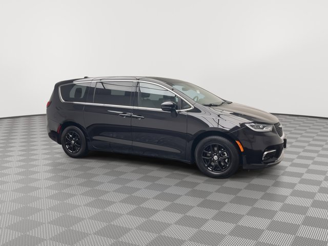2025 Chrysler Pacifica Select - Photo 41