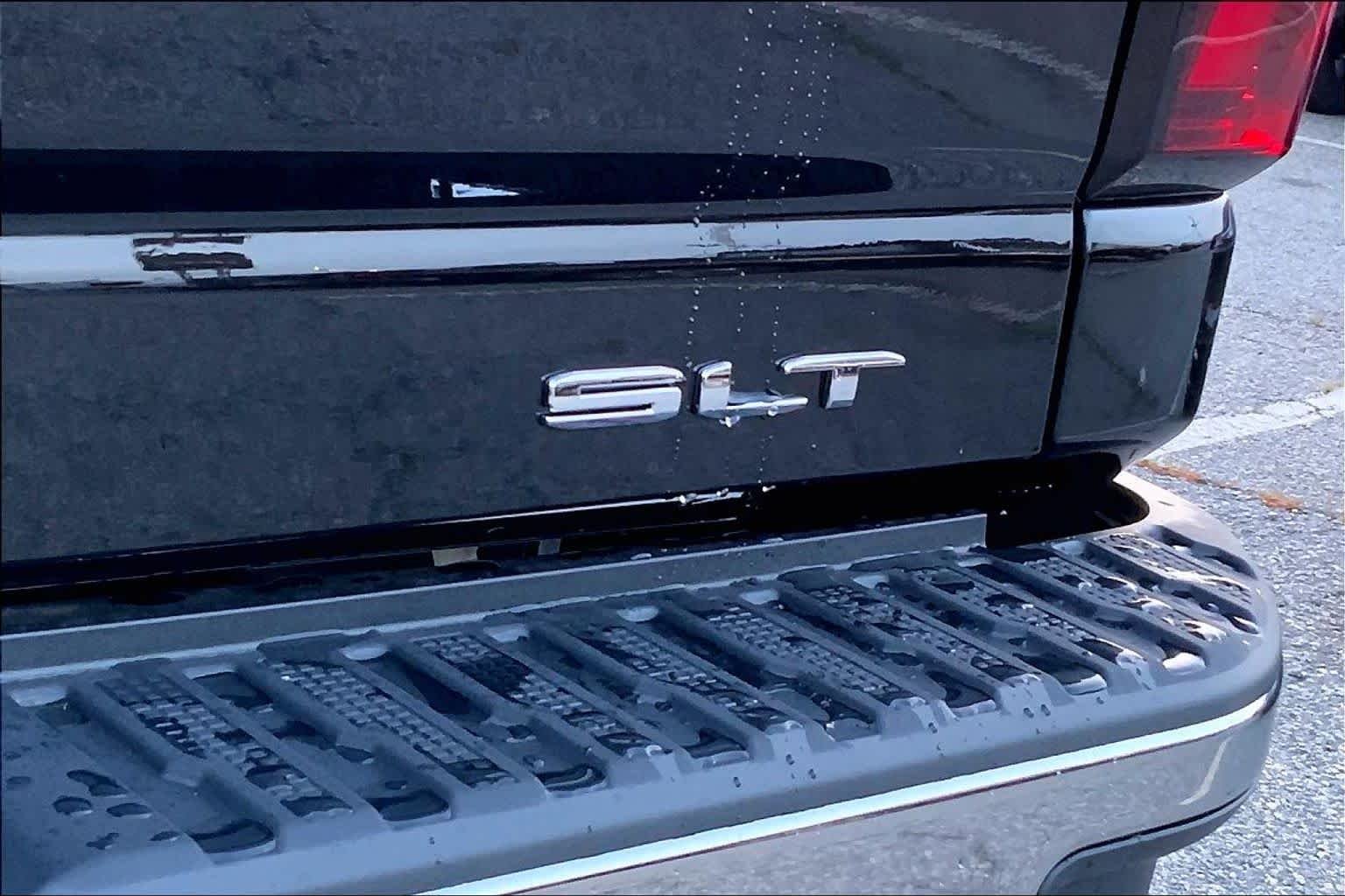 New 2026 Onyx Black GMC SLT image 15