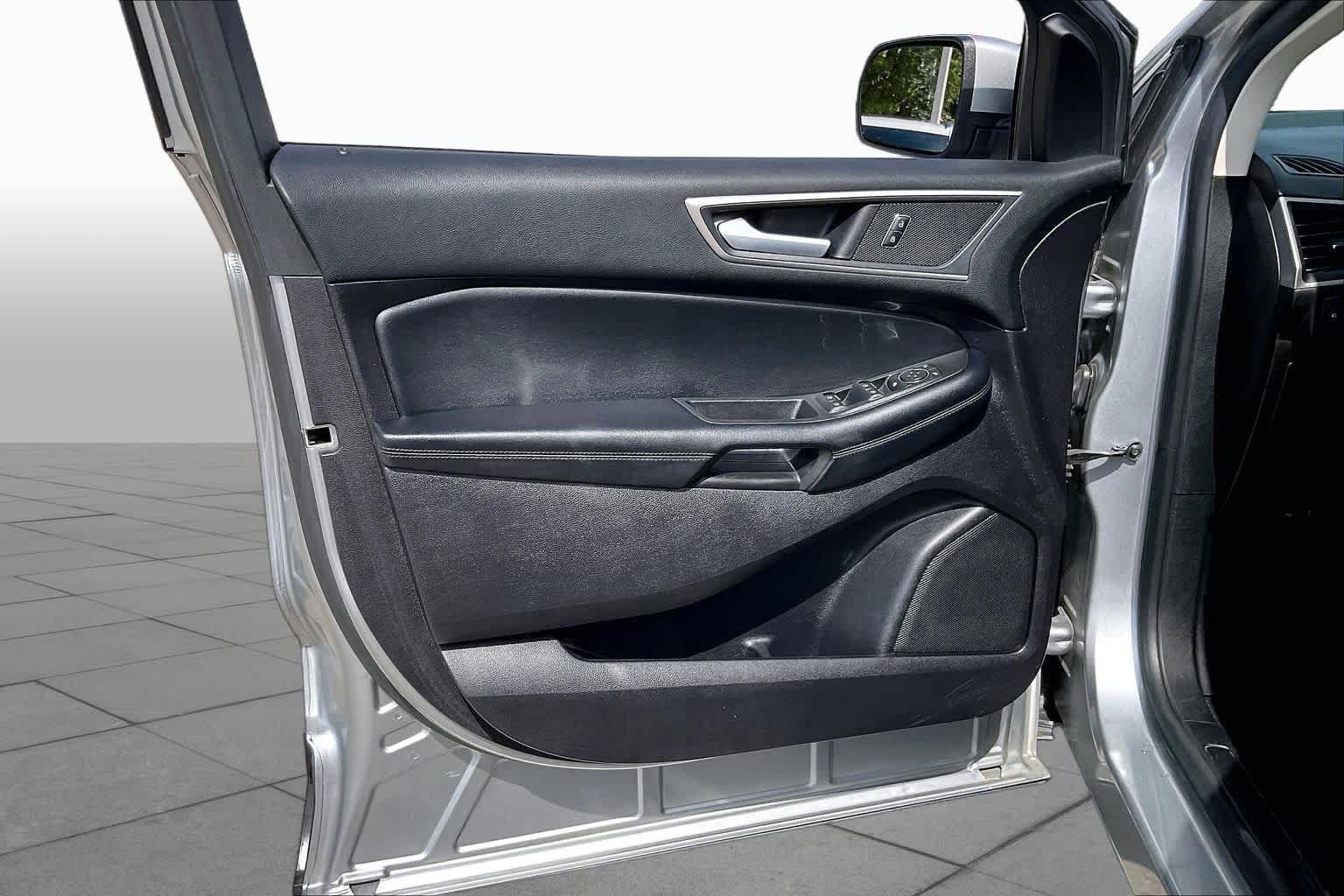 Used 2021 Iconic Silver Ford SEL image 21