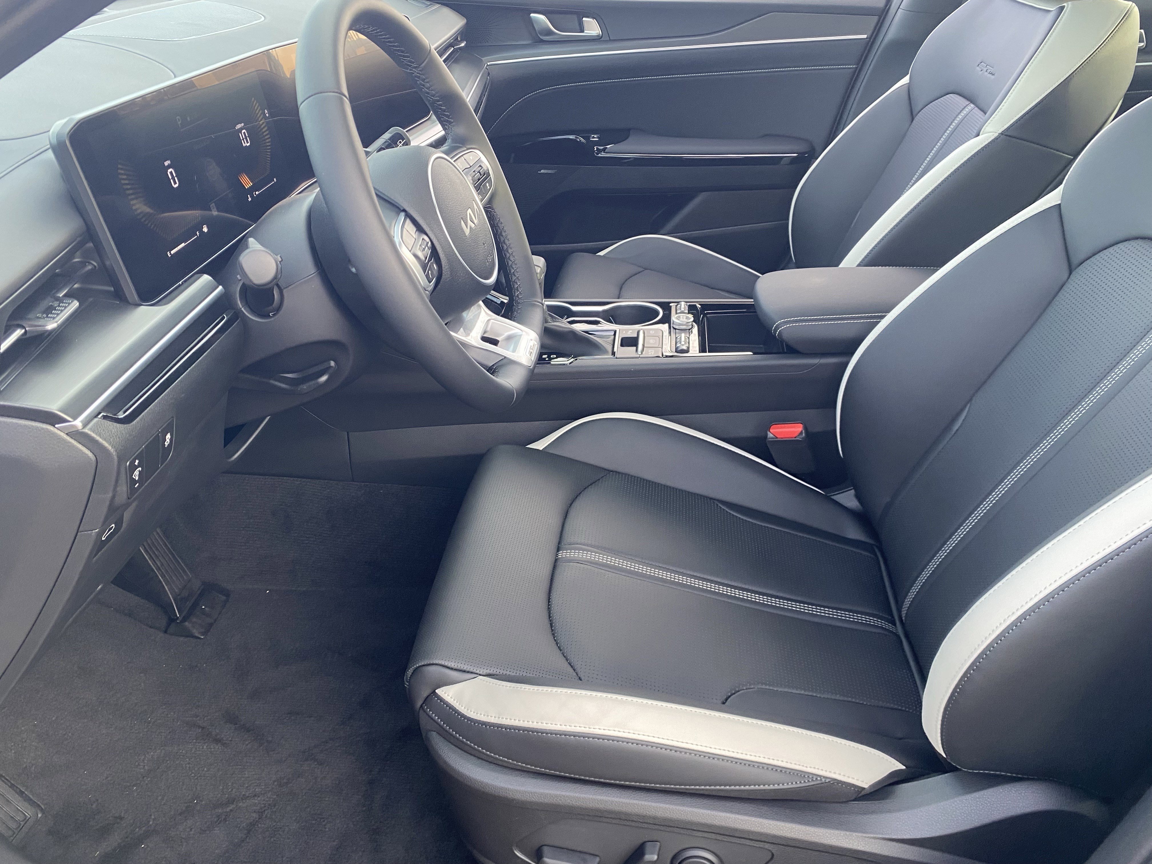 New 2026 Wolf Gray Kia GT-Line FWD image 17