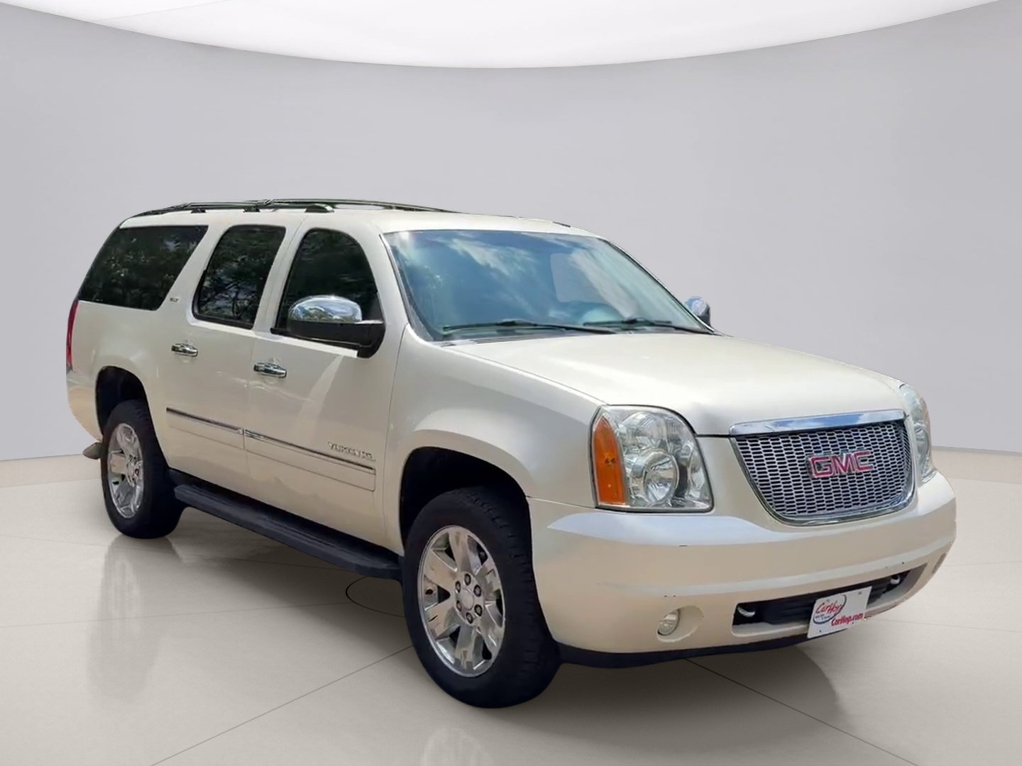 Used 2013 White Gmc  image 7
