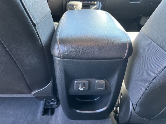 Used 2021 SUMMIT WHITE GMC 4WD AT4 w/Leather image 23