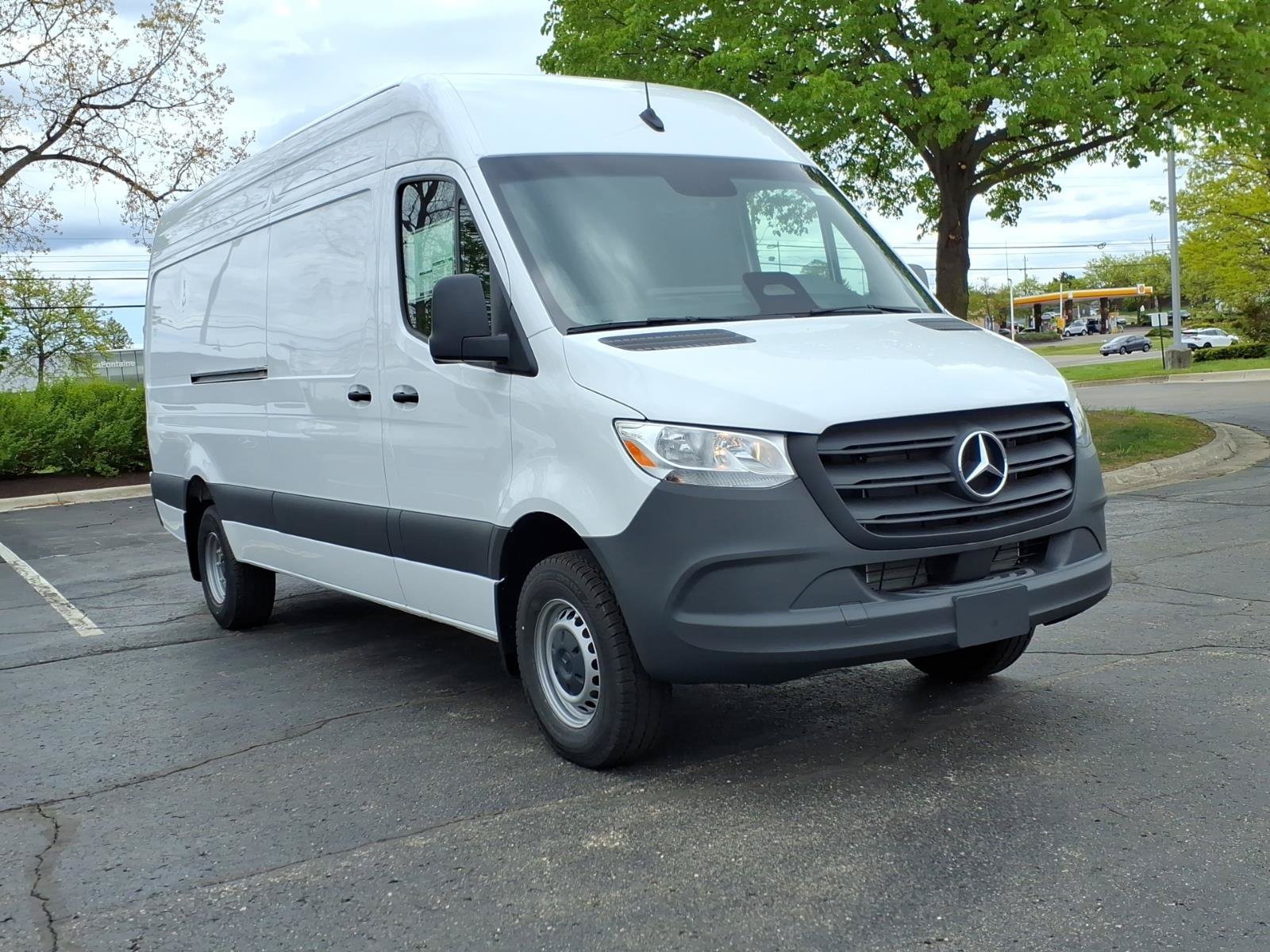 New 2026 Arctic White Mercedes-Benz Cargo 170 WB image 43