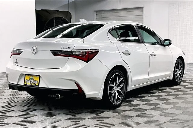 Used 2022 Platinum White Pearl Acura Premium Package image 13