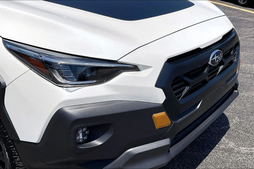 Used 2025 White Subaru Wilderness image 34