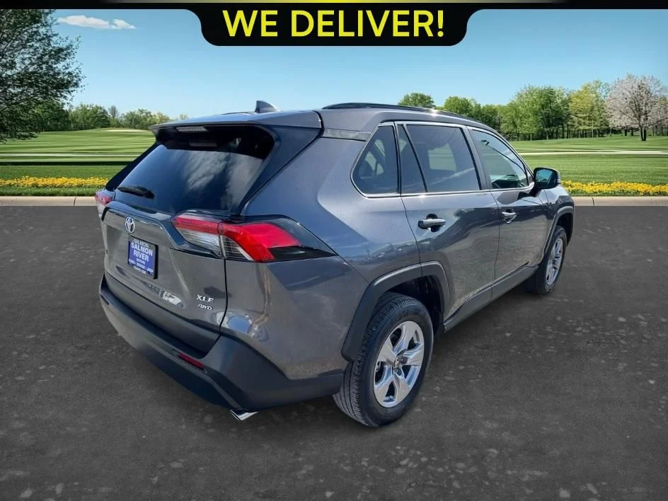Used 2025 Gray Toyota XLE image 5