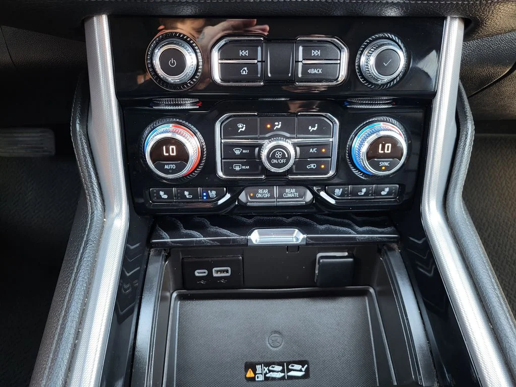 Used 2024 Onyx Black GMC Denali image 15