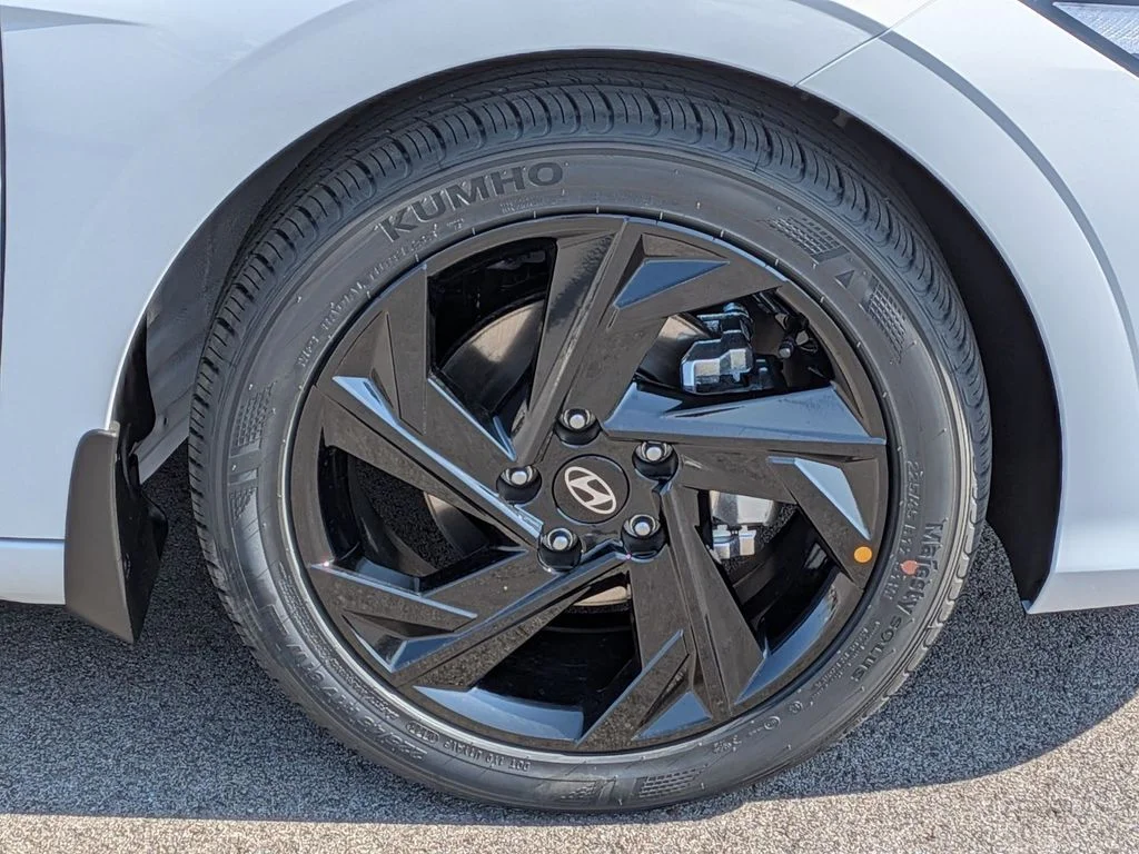 New 2026 White Hyundai SEL Sport image 9