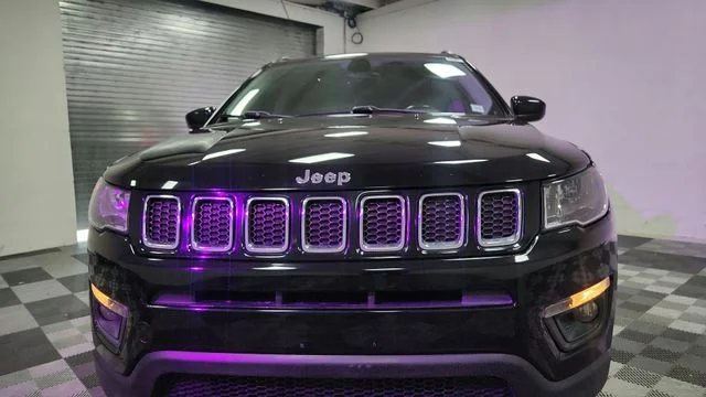 Used 2018 Black Jeep Latitude image 11