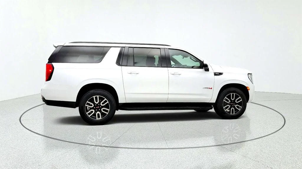 Used 2023 Summit White GMC 4WD 4dr AT4 w/ 6.2L V8 & Panoramic Sunroof image 4