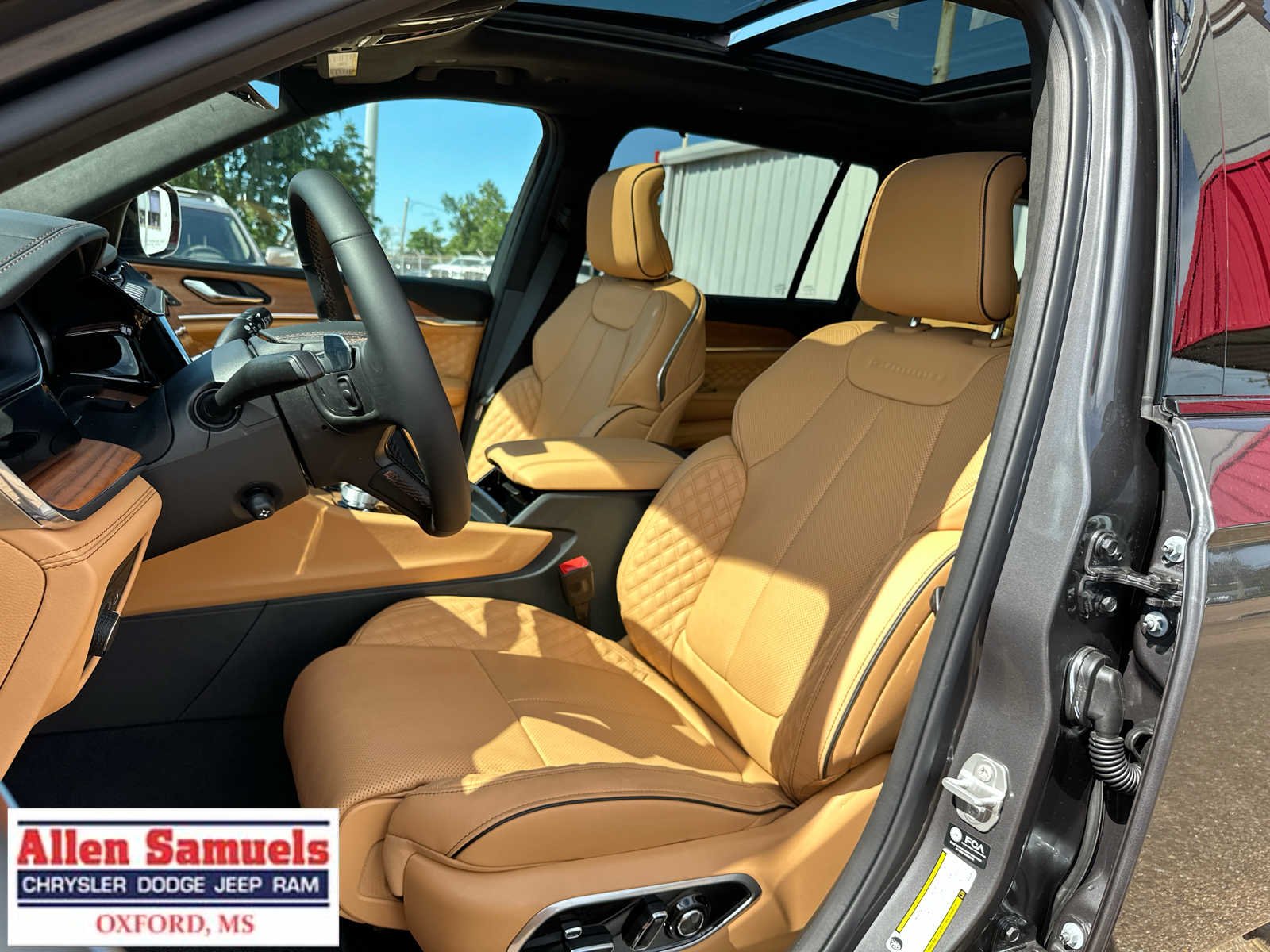 New 2026 Baltic Gray Metallic Clear-Coat Exterior Paint Jeep Summit image 13