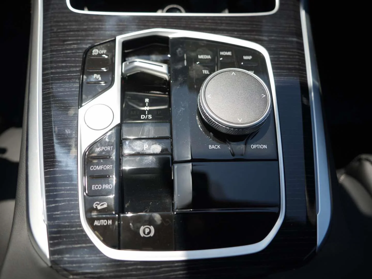 New 2026 Alpine White BMW xDrive40i image 24