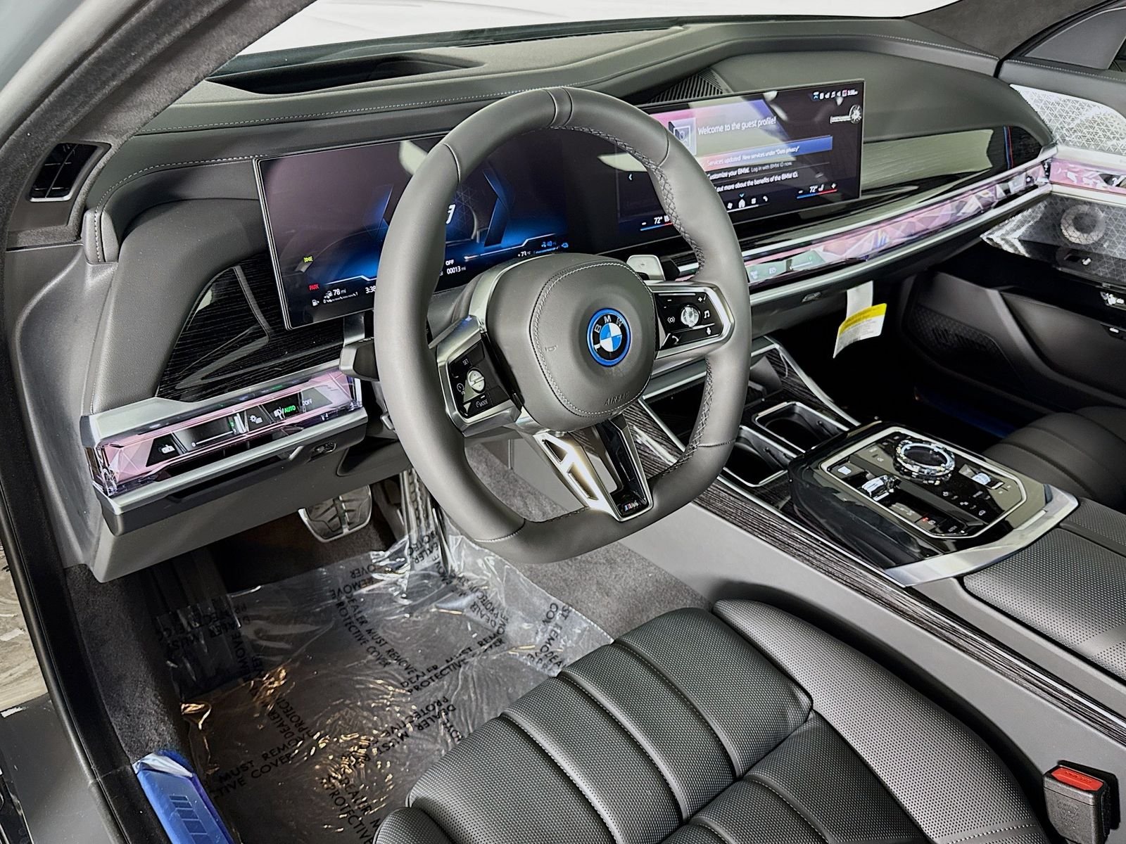New 2026 Dravit Grey Metallic BMW 750e xDrive image 9