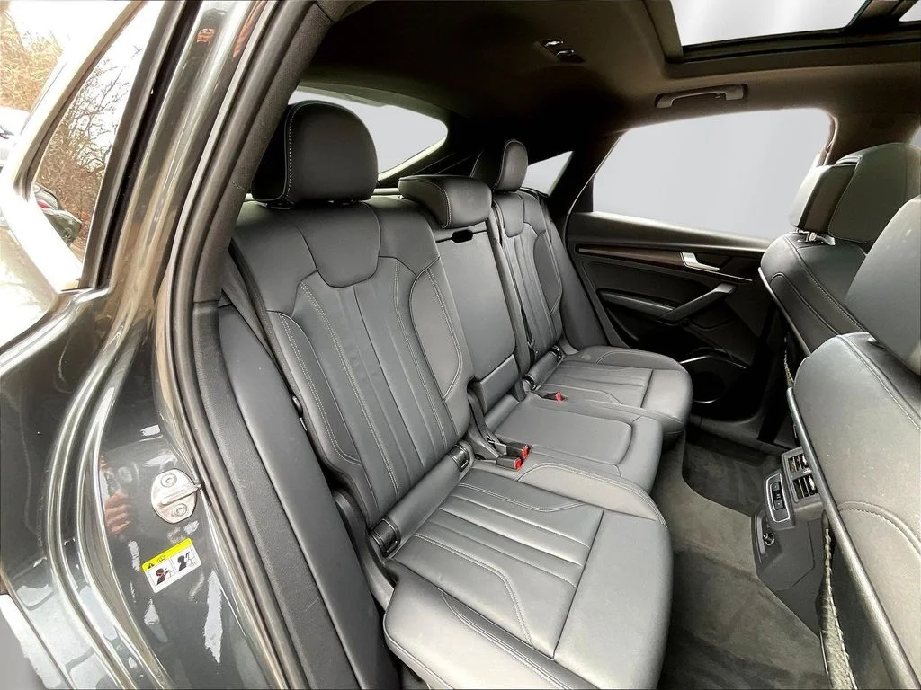 Used 2022 Daytona Gray Pearl Effect Audi 45 S line Premium image 25