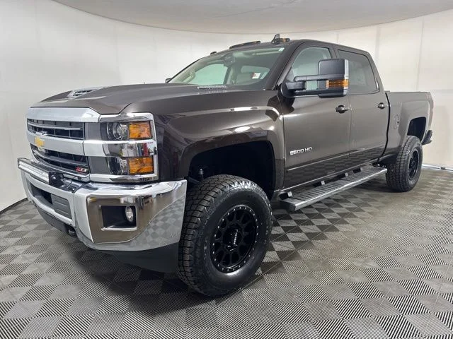 Used 2018 Havana Metallic Chevrolet LT image 8