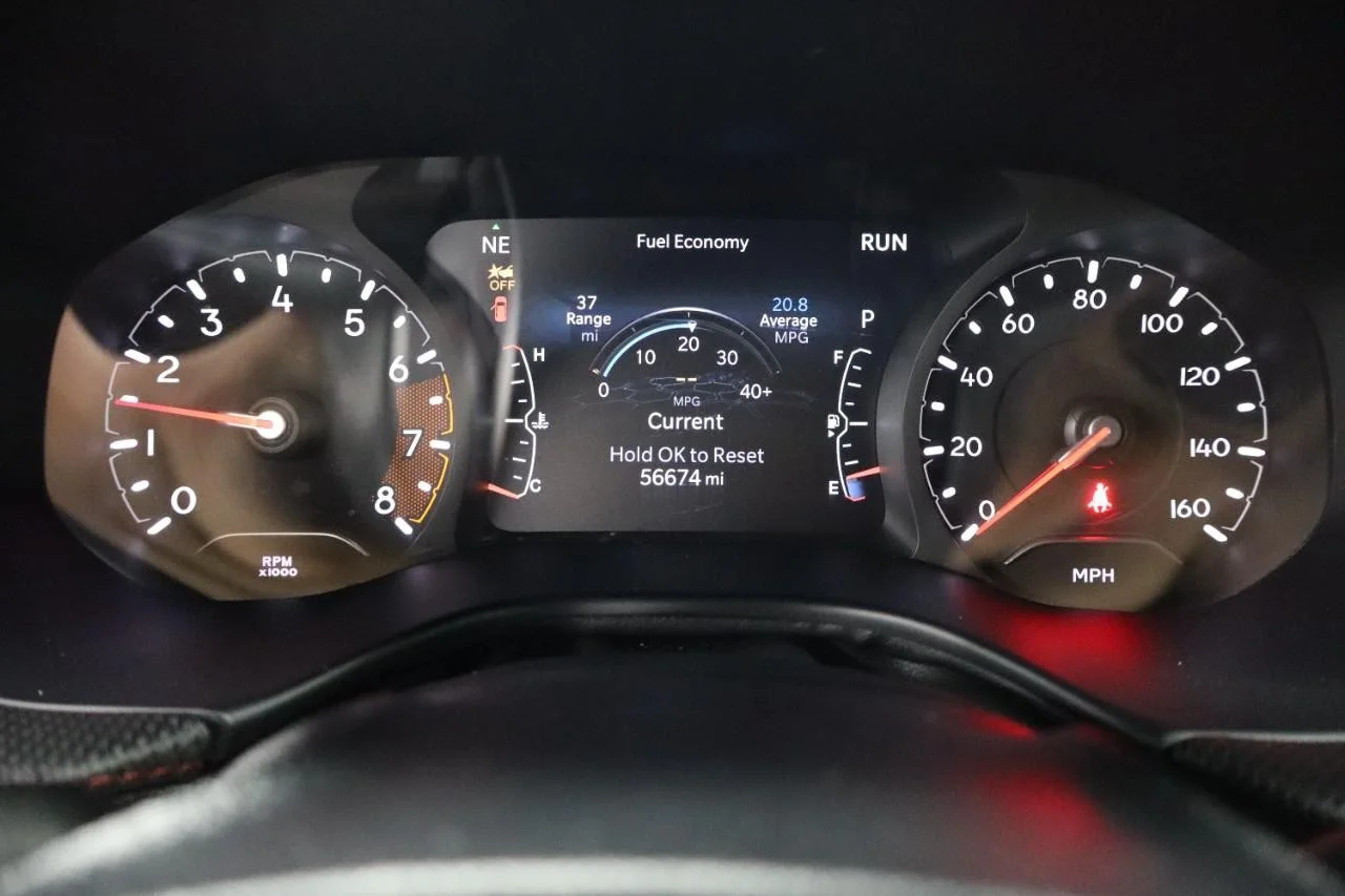 Used 2024 Baltic Gray Metallic Clear Coat Jeep Trailhawk image 14