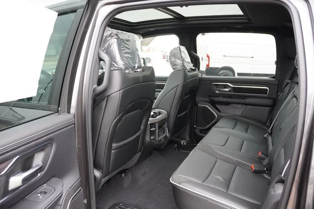 New 2026 Granite Crystal Metallic Clear-Coat Exterior Paint RAM Laramie image 12