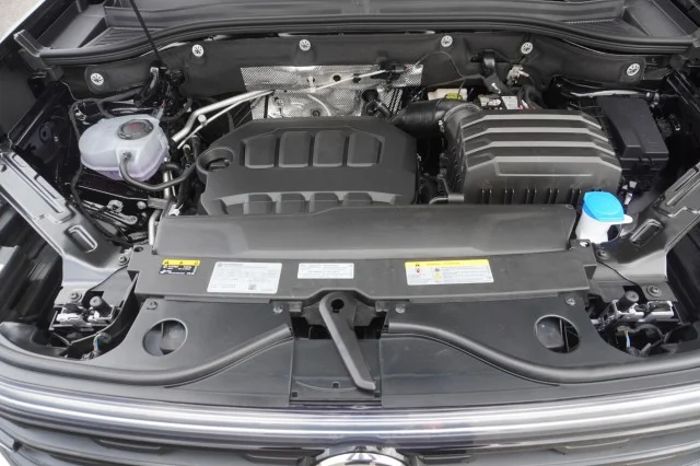 New 2026 Deep Black Pearl Volkswagen 2.0T SE W/TECHNOLOGY image 34