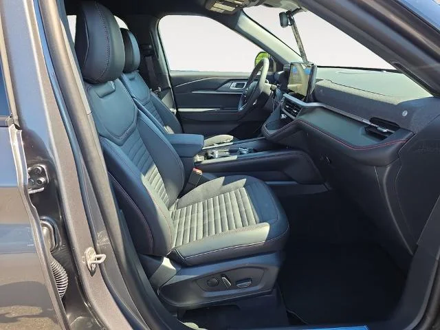 New 2026 Carbonized Gray Metallic Ford ST-Line image 30