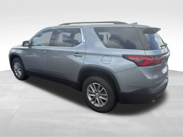 Used 2023 STERLING GRAY METALLIC Chevrolet LT Cloth image 3