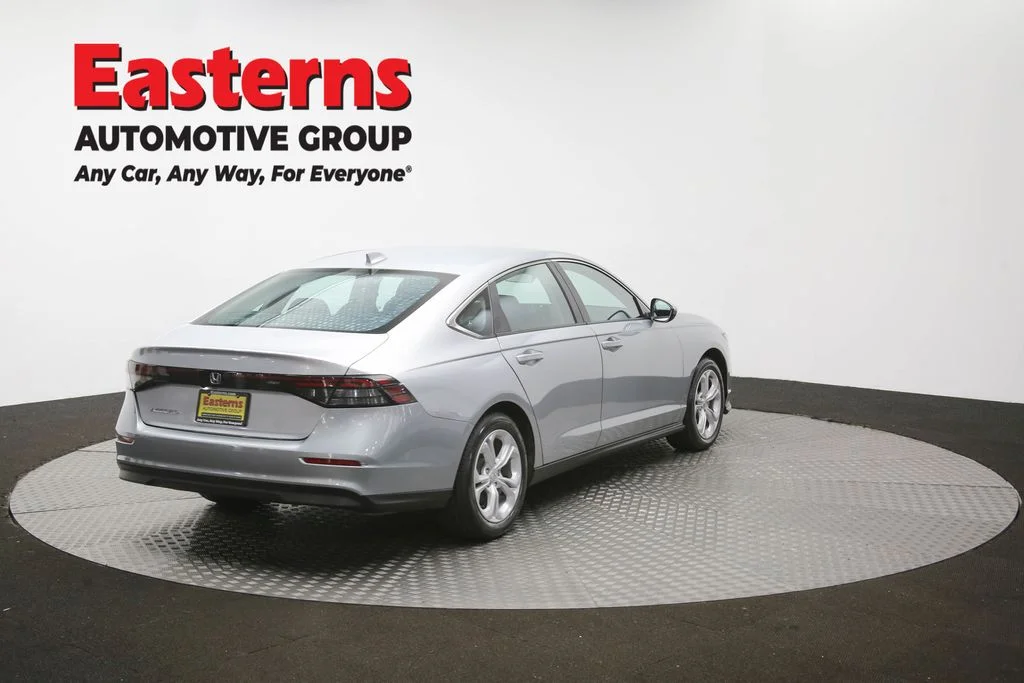 Used 2025 Silver Honda LX image 39