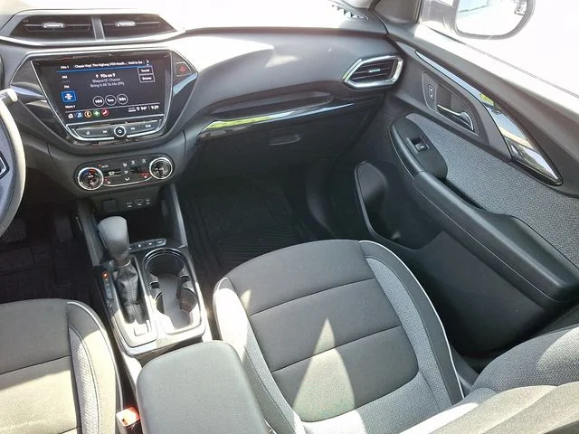 Used 2023 White Chevrolet LT image 16