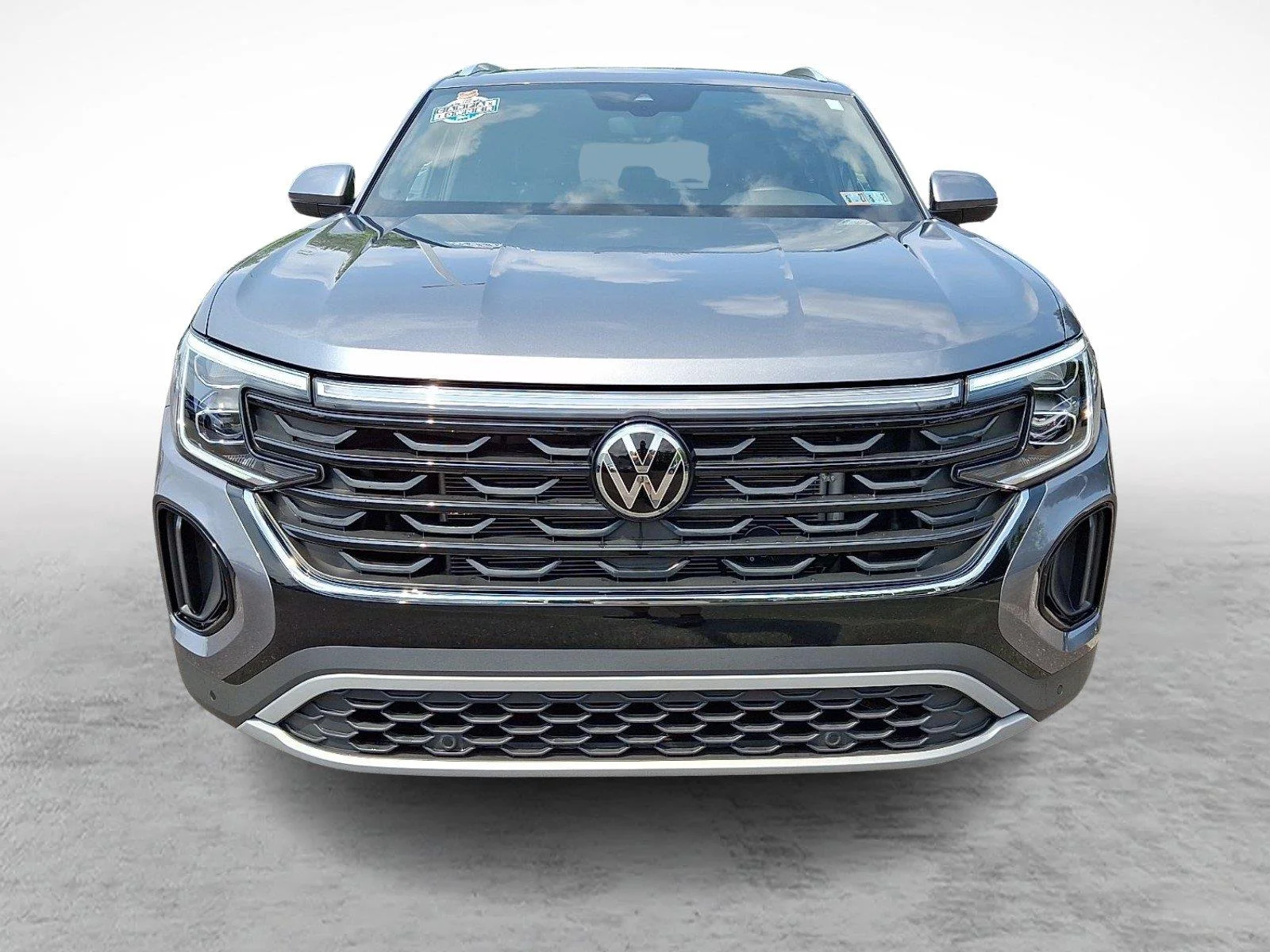 New 2025 Platinum Gray Metallic Volkswagen 2.0T SE w/Technology image 2