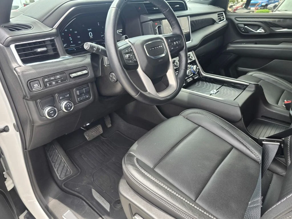 Used 2024 White GMC Denali image 24