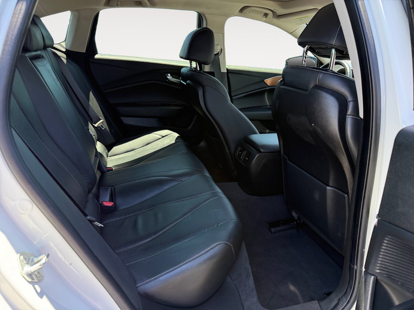 Used 2021 Platinum White Pearl Acura Technology Package image 18
