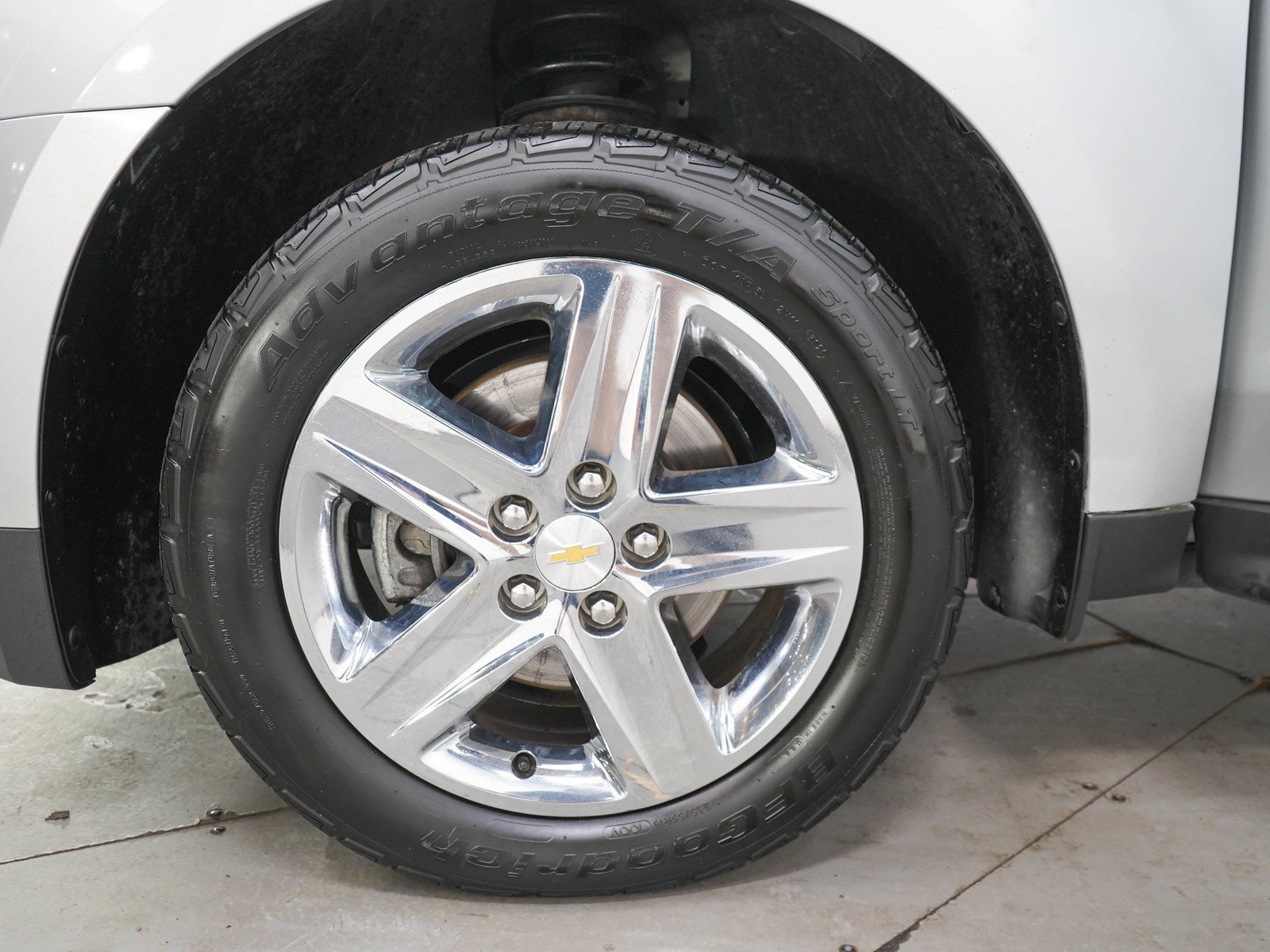 Used 2015 Silver Ice Metallic Chevrolet Ltz image 29