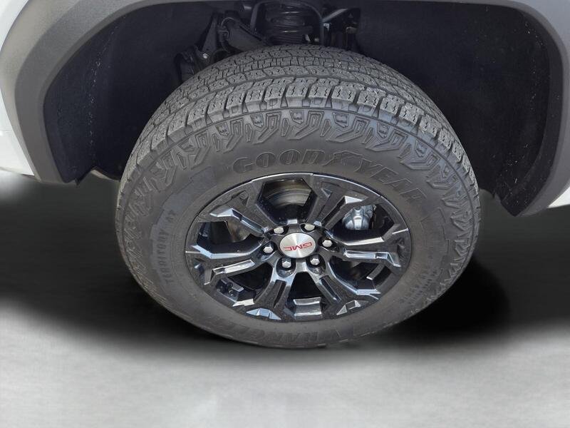 Used 2024 Summit White GMC 2WD CREW CAB ELEVATION image 9