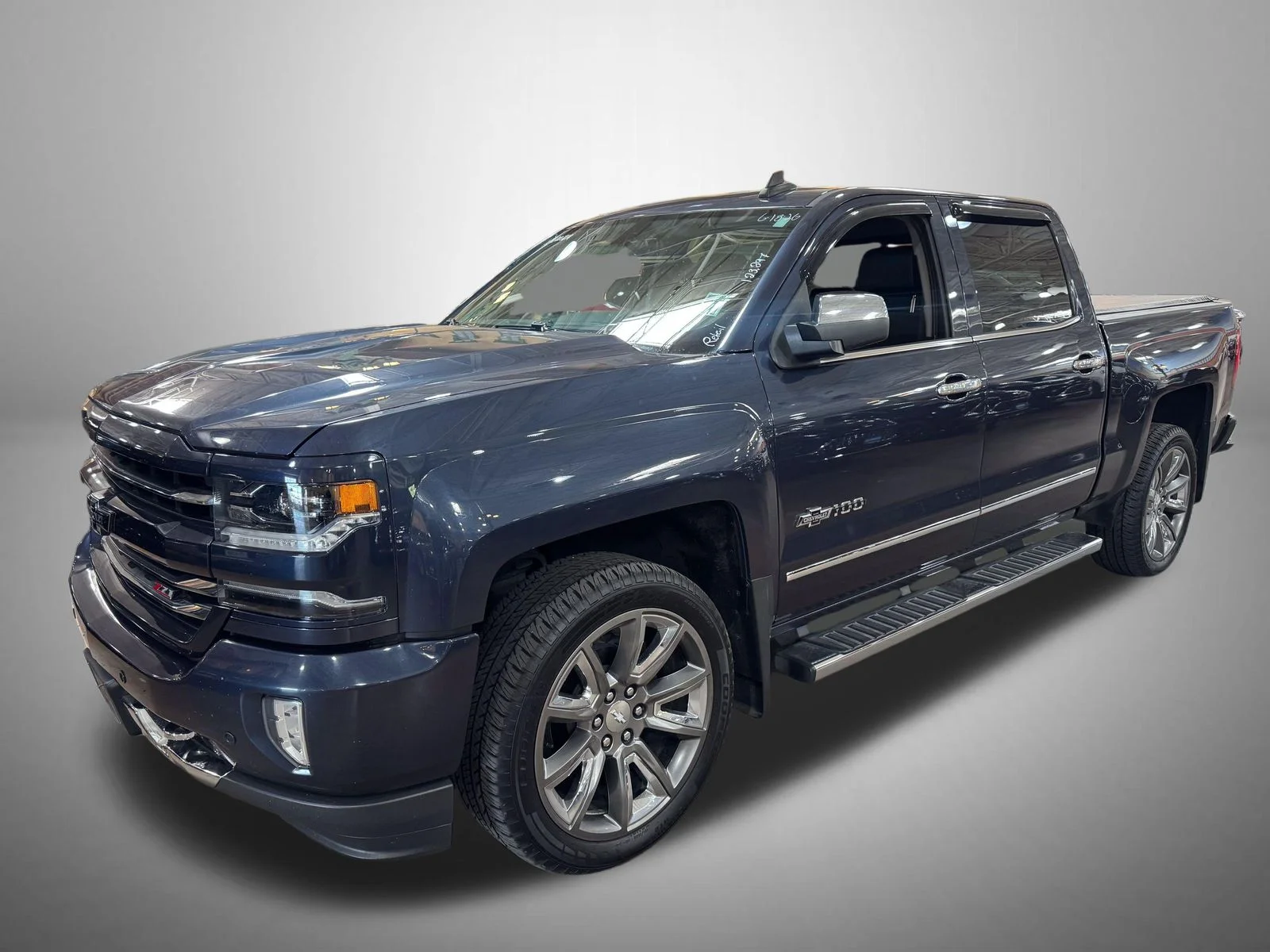 Used 2018 Blue Chevrolet LTZ image 2