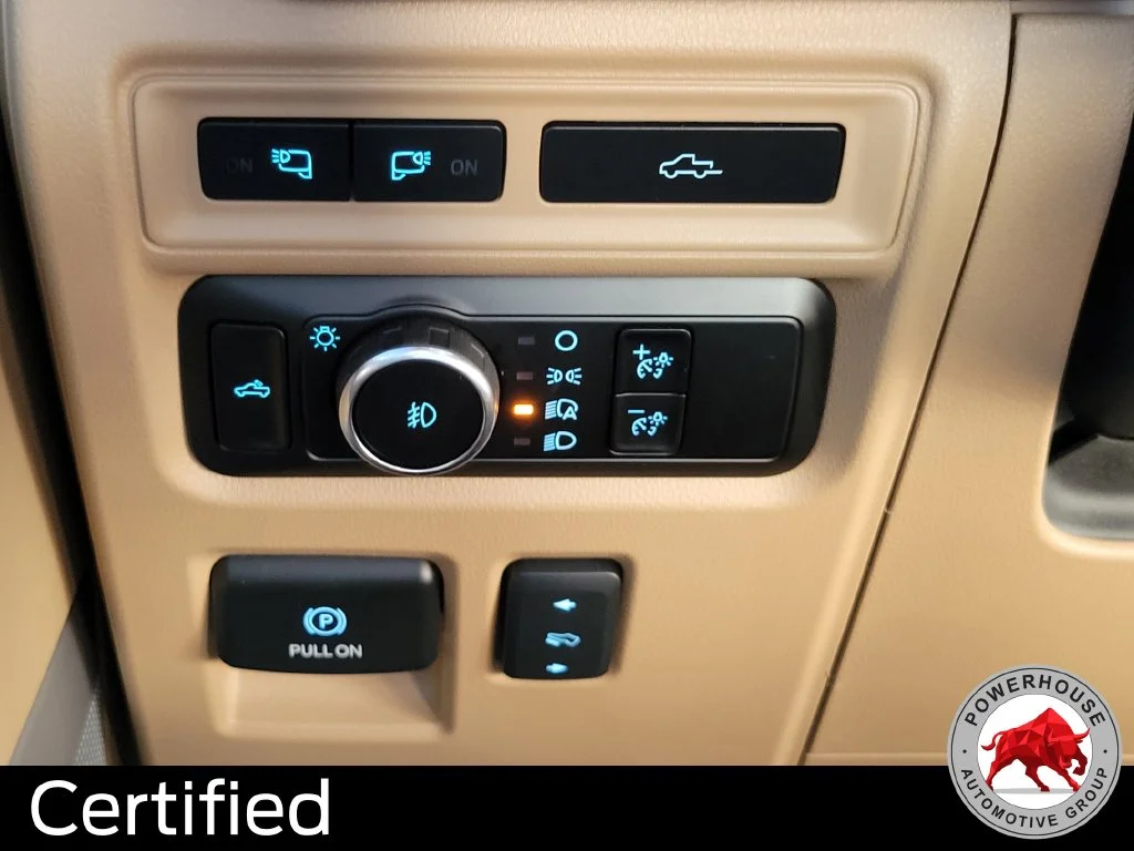 Used 2023 White Ford Lariat image 29